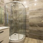 Descubra qual é o melhor vidro para box de banheiro e aprenda a tomar uma decisão correta!